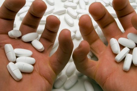 hand-holding-pills